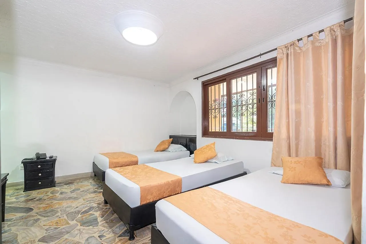 Hotel Barcelona Estadio Medellin 2*,